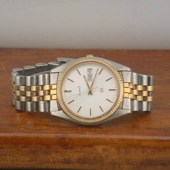 Pre-Owned Vintage Men’s Seiko 5Y23-8A69 Day & Date Analog Watch - Picture 1 of 6